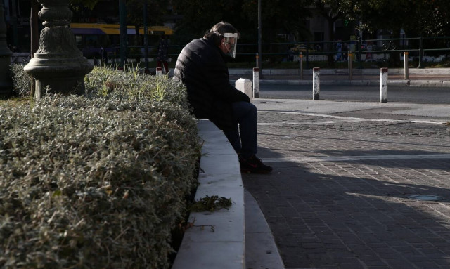 Κορονοϊός: Τα κρίσιμα επόμενα 24ωρα και ο γρίφος της άρσης του lockdown