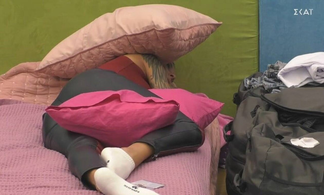  Big Brother: Τι συμβαίνει με την Ραμόνα; Στα όρια της κατάθλιψης… (vid) 