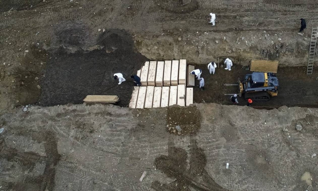 Κορονοϊός στις ΗΠΑ: Ξεπέρασαν τους 250.000 οι θάνατοι από COVID-19