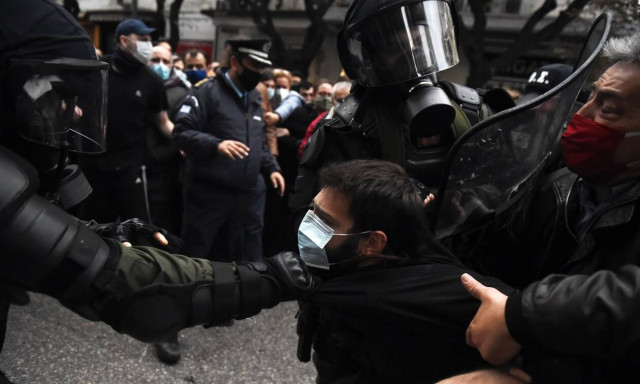 Επεισόδια Πολυτεχνείο: Δεν πείθει ούτε ο Χρυσοχοΐδης, ούτε το ΚΚΕ