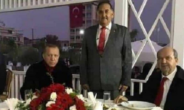 Κράτος - συμμορία η Τουρκία: Ο Ερντογάν φωτογραφήθηκε με το φονιά του Σολωμού