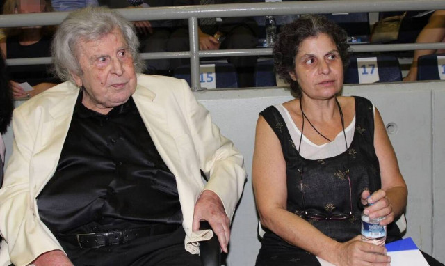 Συγκλονίζει η κόρη του Μίκη Θεοδωράκη: «Δεν έχω να φάω. Θα αυτοκτονήσω» 