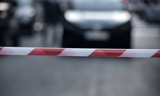 Άνδρας απειλούσε να αυτοκτονήσει στο κέντρο της Αθήνας