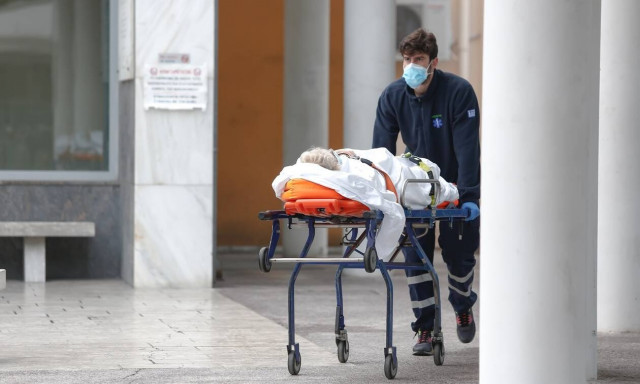 Έκτακτο σχέδιο: Μεταφέρουν με τρένα ασθενείς με κορονοϊό από την Θεσσαλονίκη στην Αθήνα