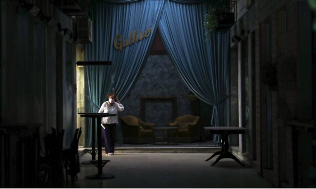 Lockdown: Πώς και πότε θα ανοίξει η χώρα - Οι ημερομηνίες για σχολεία, λιανεμπόριο και εστίαση 