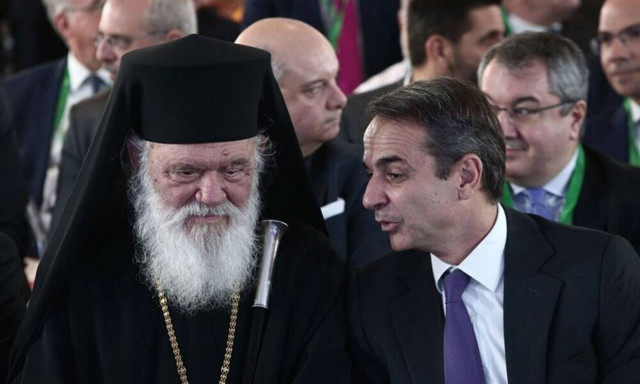 Πέτσας: Ευχές σε Ιερώνυμο - Συνεχόμενα covid test σε Μητσοτάκη