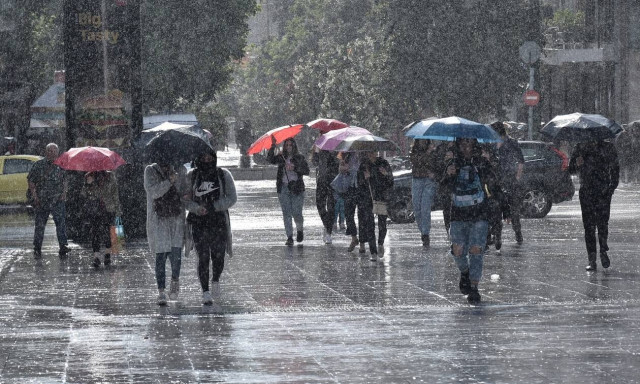 Καιρός: Προσοχή! Βαρομετρικό χαμηλό φέρνει ισχυρές καταιγίδες - Πού θα είναι έντονα τα φαινόμενα