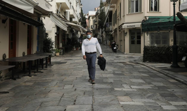 Κρούσματα σήμερα: «Φλέγεται» η Ελλάδα – «Σπάει» το ένα αρνητικό ρεκόρ μετά το άλλο