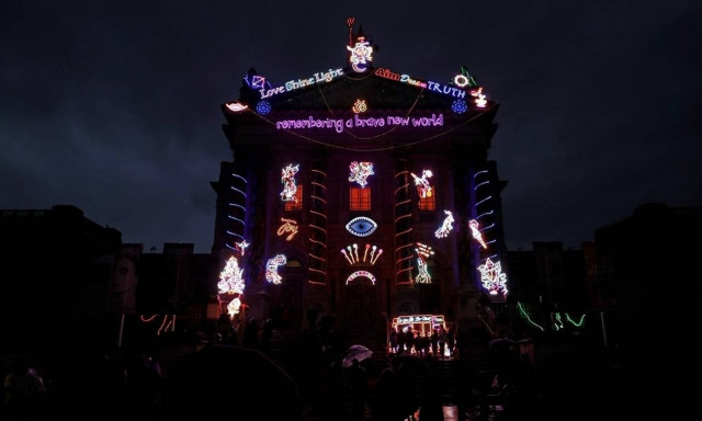  Η Tate Britain έβαλε τα... γιορτινά της – Το ελπιδοφόρο μήνυμα για τη νέα χρονιά (pics)