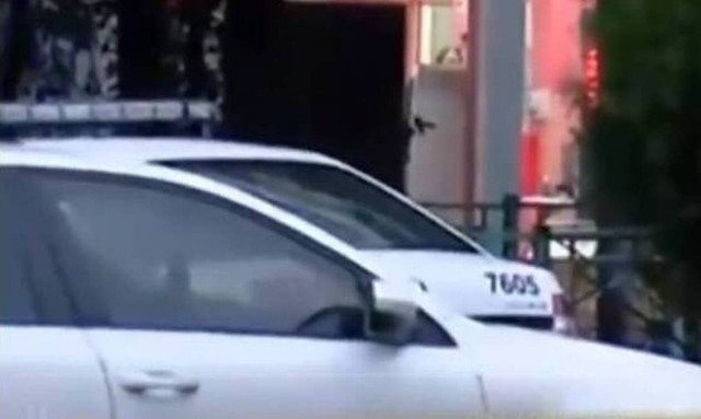 Συναγερμός στη Γεωργία: Πληροφορίες για δέκα ομήρους σε γραφείο οικονομικού οργανισμού