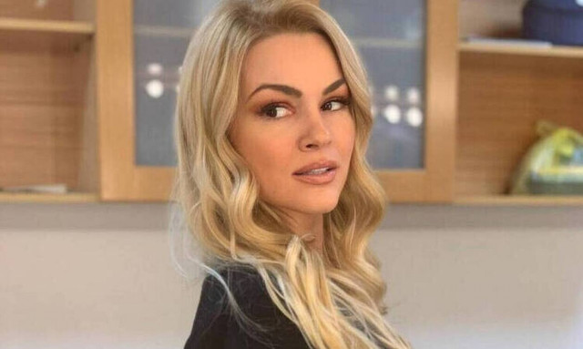 Λύγισε η Βίκυ Κάβουρα: «Eίναι από τις πιο δύσκολες φάσεις της ζωής μου» 