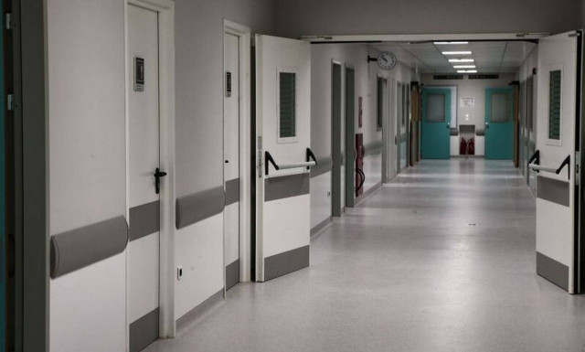 Κορονοϊός: Πάνω από τέσσερις νεκροί την ώρα στην Ελλάδα - Τρόμος από το ρυθμό των θανάτων