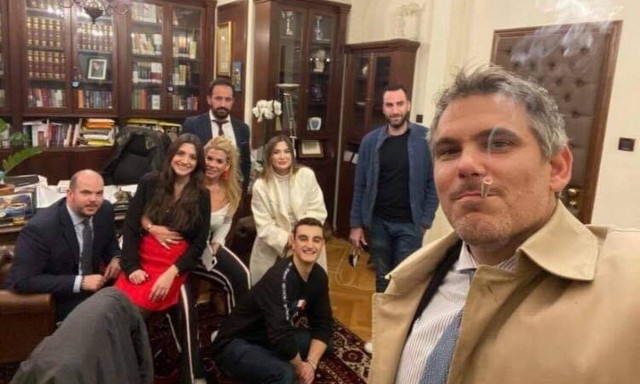 Ποιο lockdown; Ο πρόεδρος του ΔΣΑ έκανε πάρτι γενεθλίων με 10 άτομα - Τι απαντά (pics)