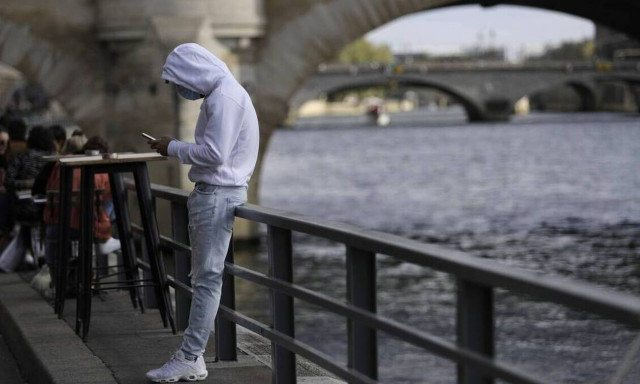 Κορoνοϊός - Γαλλία: Μειώθηκαν κρούσματα, θάνατοι και διασωληνωμένοι