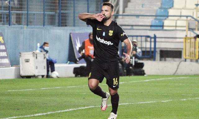 Super League: Συνεχίζει ακάθεκτος ο Άρης – Το γκολ... κορυφής στο Αγρίνιο (videos)