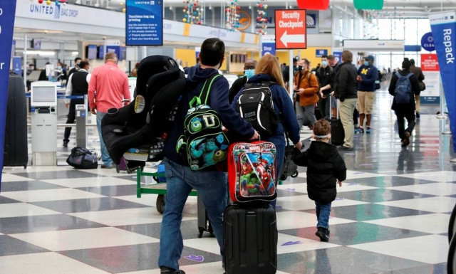 Covid-19: Eκατομμύρια Αμερικανοί θα ταξιδέψουν για την Ημέρα των Ευχαριστιών παρά τις συστάσεις