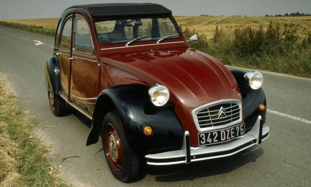 Citroen: Tο très chic 2 CV Charleston έκλεισε τα 40