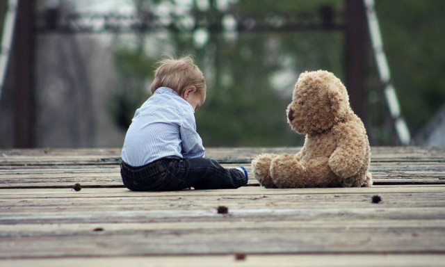 Παραβίαση του δικαιώματος ενημέρωσης του γονέα που δεν ασκεί την επιμέλεια από τα σχολεία