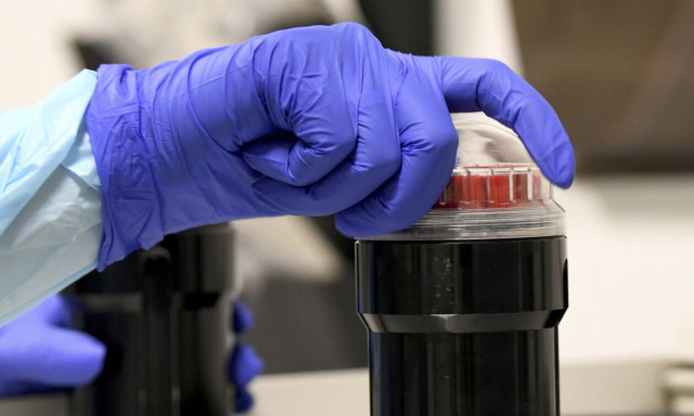 Κορoνοϊός - Pfizer: Σε μία με τρεις εβδομάδες η απόφαση του FDA για το εμβόλιο