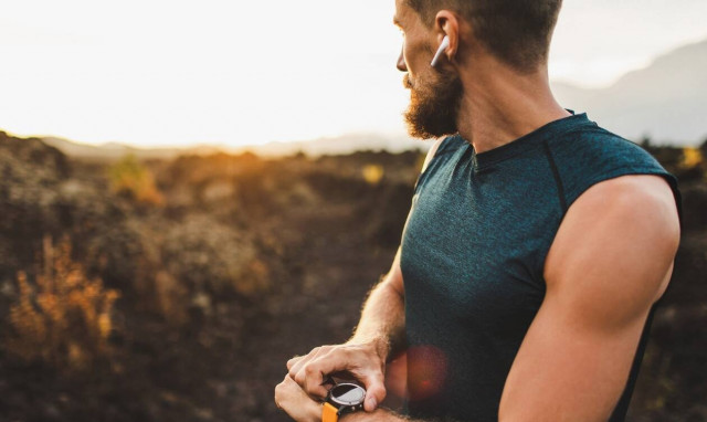 Αυτά είναι τα απαραίτητα ανδρικά gadgets για φέτος