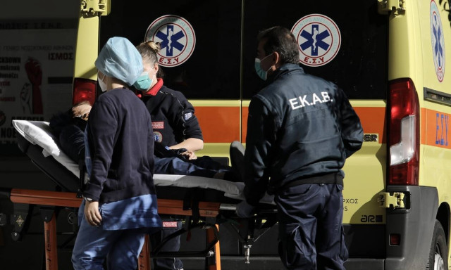 Κορονοϊός - Κρούσματα: Αχτίδα αισιοδοξίας - Παραμένουν στο «κόκκινο» Αθήνα και Θεσσαλονίκη