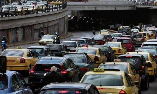 Τέλη κυκλοφορίας 2021: Επτά απαντήσεις από την ΑΑΔΕ για την πληρωμή τους