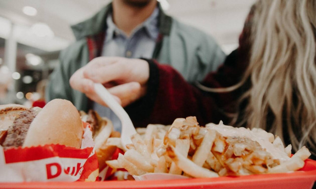 Πρώτο ραντεβού: Τελικά τι να παραγγείλεις για να είσαι cool;