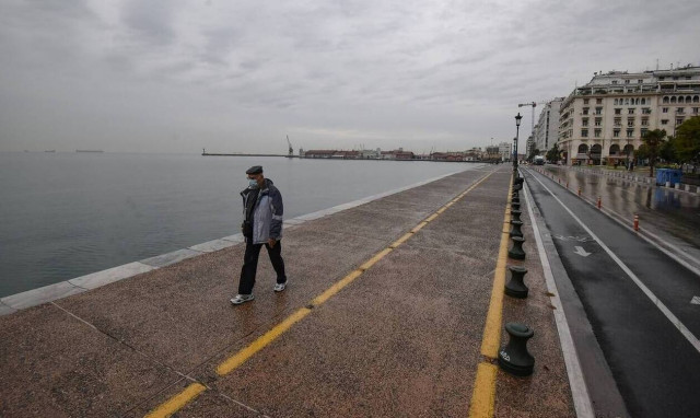 Κορονοϊός στην Ελλάδα: Οι παράγοντες που κατέστησαν πιο επιθετικό το δεύτερο κύμα της πανδημίας