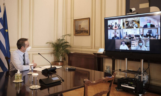 Μητσοτάκης: Αορίστου χρόνου όλοι οι γιατροί των ΜΕΘ 