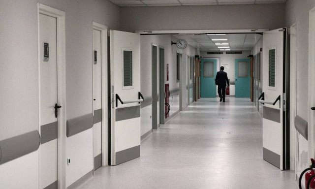 «Zητούν να πάρουμε τους δικούς τους για να τους αποχαιρετήσουν»: Συγκλονίζει γιατρός στο «Σωτηρία»