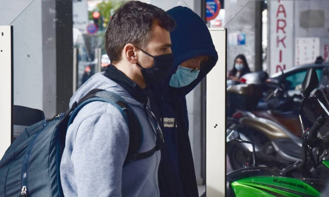 Έγκλημα στις Σπέτσες: O 22χρονος αρνείται τη δολοφονία του 26χρονου