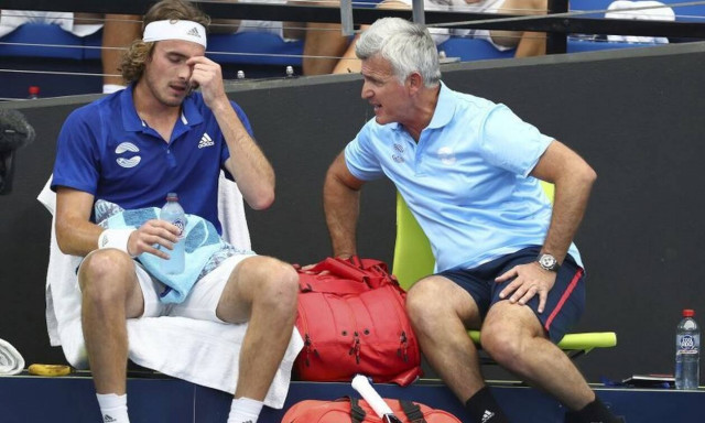 Ο Στέφανος Τσιτσιπάς ευχήθηκε στον πατέρα του και είδαμε πως ήταν πιτσιρίκος!