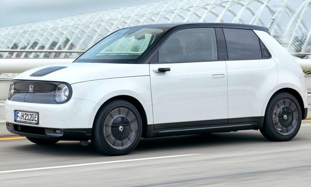 H Βρετανία θα απαγορεύσει τα συμβατικά αυτοκίνητα από το 2030