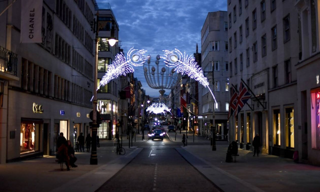 Κορονοϊός: «Θερίζει» την Ευρώπη η πανδημία - Προειδοποίηση για έξαρση μετά τα Χριστούγεννα