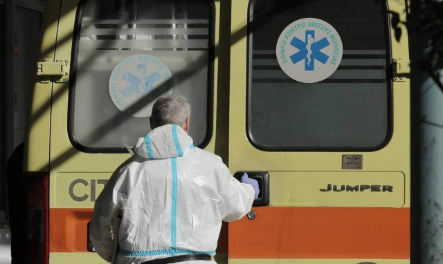 Κορονοϊός: Δύο νεκροί σε Βόλο και Κρήτη