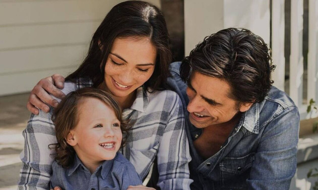 Αυτή είναι η έπαυλη του John Stamos στο Beverly Hills (vid)