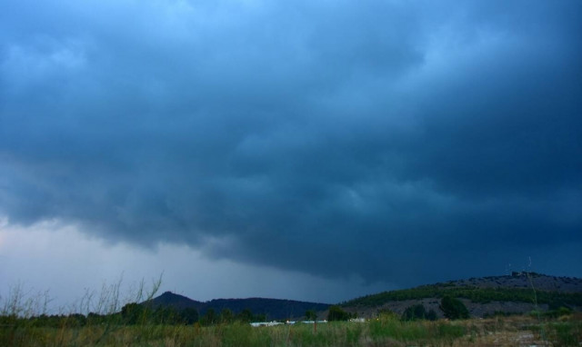 Καιρός: Νέα «βουτιά» της θερμοκρασίας την Τετάρτη - Πού αναμένονται βροχές 