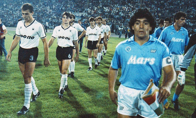 Ντιέγκο Μαραντόνα: Όταν ο «Θεός» μάγεψε στην Ελλάδα (video)