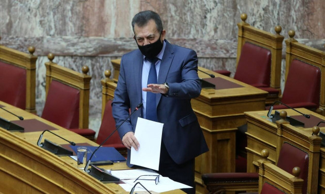 Βρούτσης: Εμβληματική η μείωση των ασφαλιστικών εισφορών