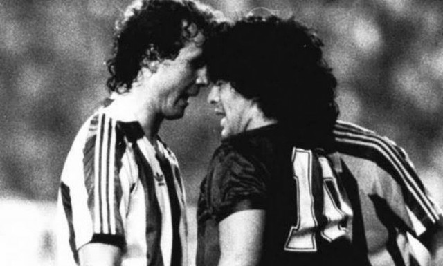 Ντιέγκο Μαραντόνα: Το… ξύλο του αιώνα (Video & Photos)