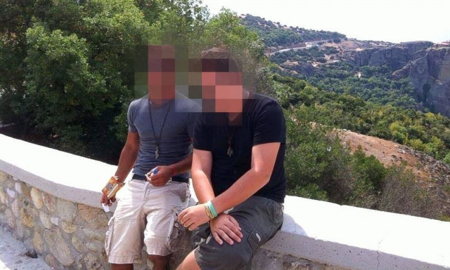 Έγκλημα στις Σπέτσες: Ραγίζει καρδιές η μητέρα του 26χρονου - «Μαχαίρωσε το παιδί μου τρεις φορές»