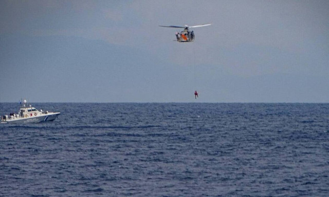 Ένοπλες Δυνάμεις: Εντυπωσιακές εικόνες από την άσκηση έρευνας και διάσωσης μεταξύ Ρόδου-Καστελόριζου