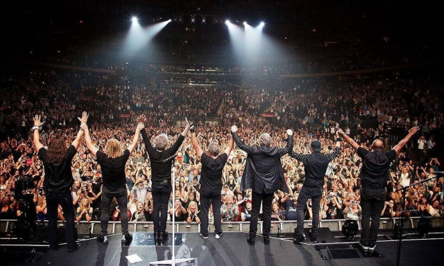 Η εποχή του κορονοϊού φέρνει νέες συνθήκες στην παρουσίαση των μουσικών album