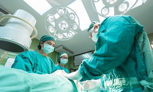 Κορονοϊός: Η Ελλάδα ξεπέρασε το μέσο όρο της Ε.Ε. σε νέους θανάτους ανά εκατομμύριο πολιτών