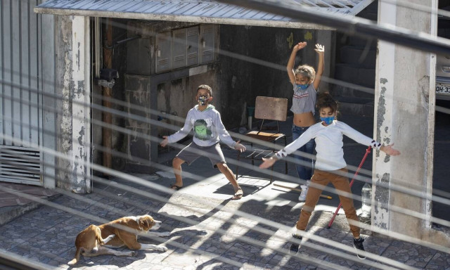 Προειδοποίηση ΠΟΥ: Η πανδημία του κορονοϊού δεν είναι δικαιολογία, πρέπει να κινούμαστε