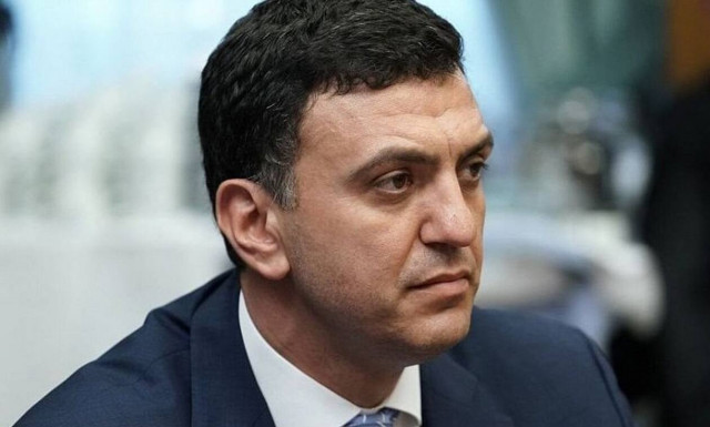 Metron Analysis: Δημοφιλέστερος υπουργός της κυβέρνησης παραμένει ο Κικίλιας 