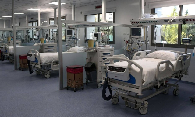 Greece confirms another 2,013 new coronavirus cases; intubated patients total 607