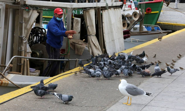 Κορονοϊός: Γιατί πέφτουν τα κρούσματα στις πόλεις και όχι στην επαρχία