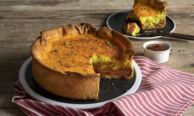 Άκης Πετρετζίκης: Πίτα cheeseburger