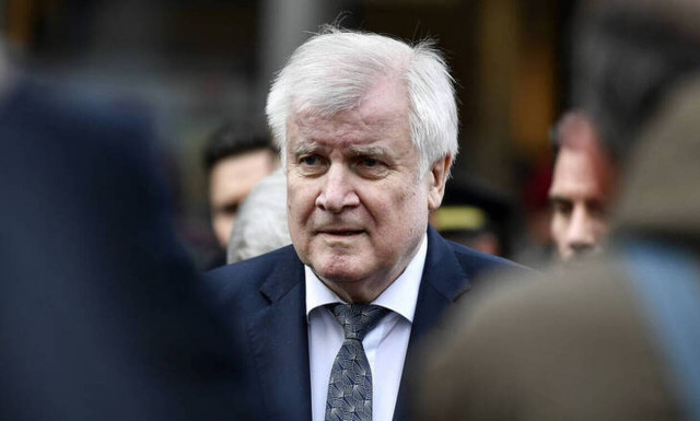 Γερμανία: Ο Ζεεχόφερ θέλει να ξαναρχίσουν οι απελάσεις στη Συρία